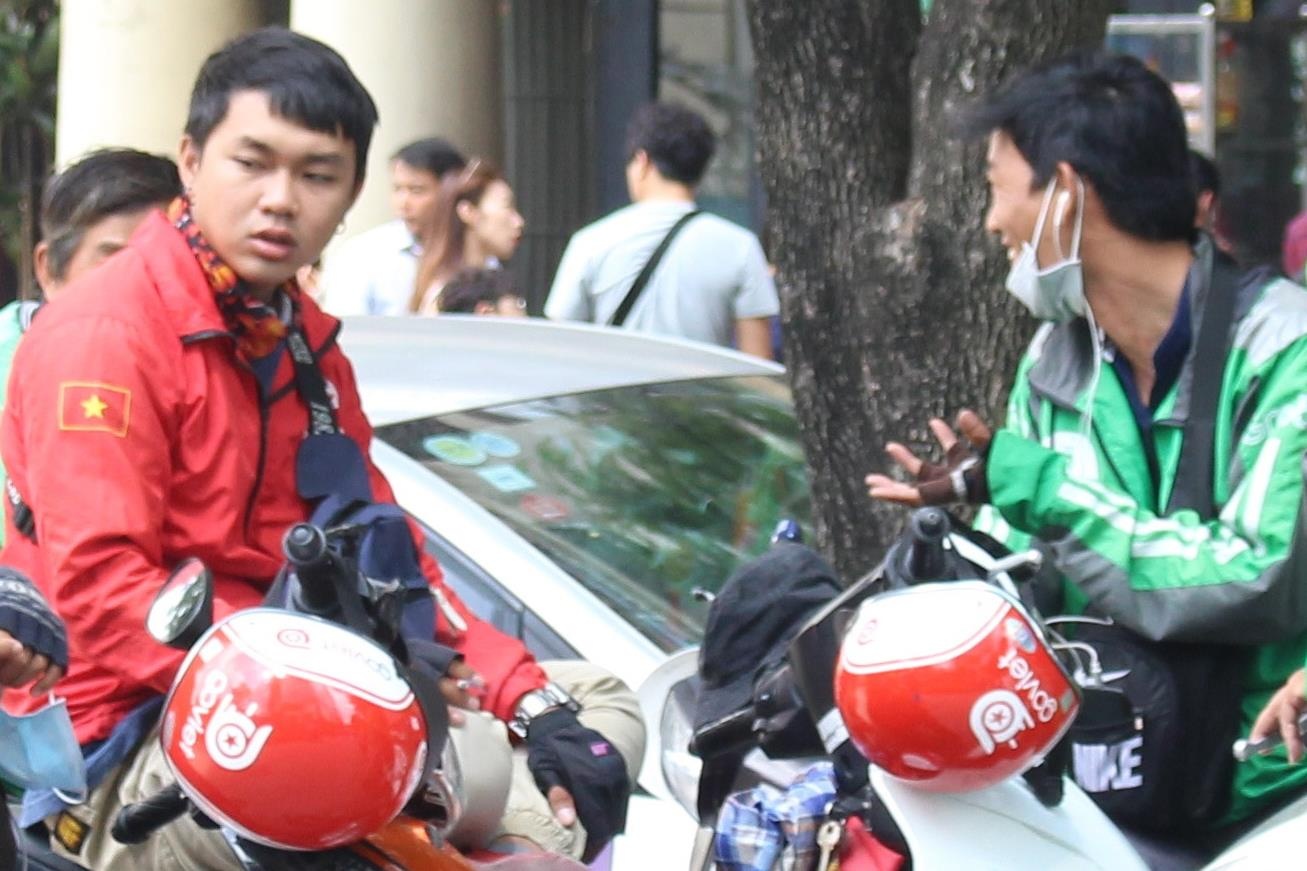 Grab, Go-Viet hay Be chi thuong 'keo kiet' nhat voi tai xe? hinh anh