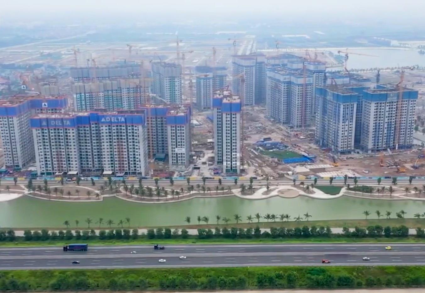 bat dong san Pham Nhat Vuong anh 2