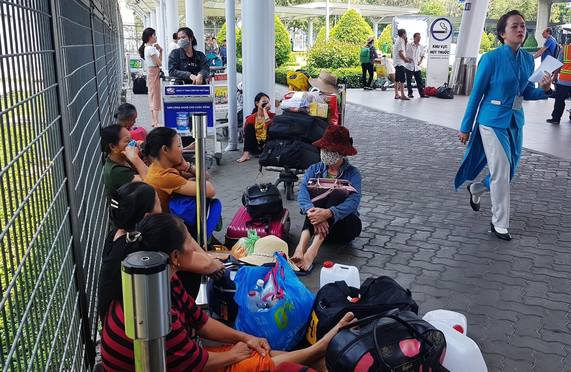 Chuyến bay trễ dưới 1 tiếng ảnh 1 Chuyen bay tre duoi 1 tieng anh 1