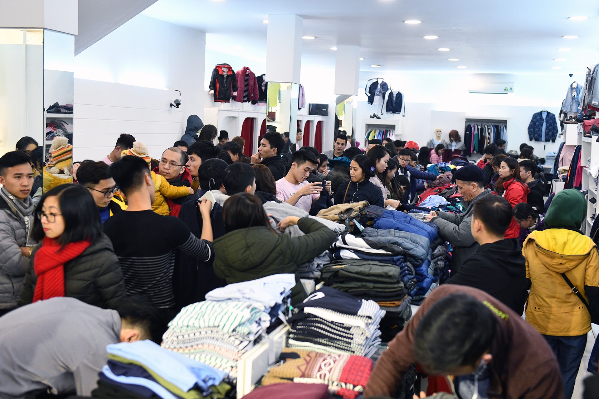 cắt giảm chi tiêu hay kiếm thêm tiền ảnh 1 cat giam chi tieu hay kiem them tien anh 1