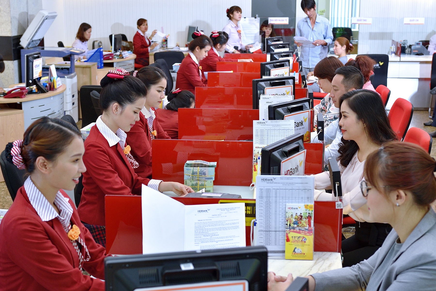 tiet kiem truoc va sau hon nhan anh 2