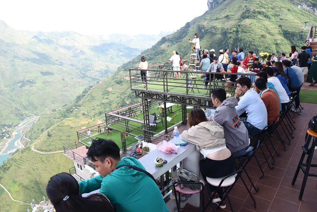 Khach san Ma Pi Leng anh 2