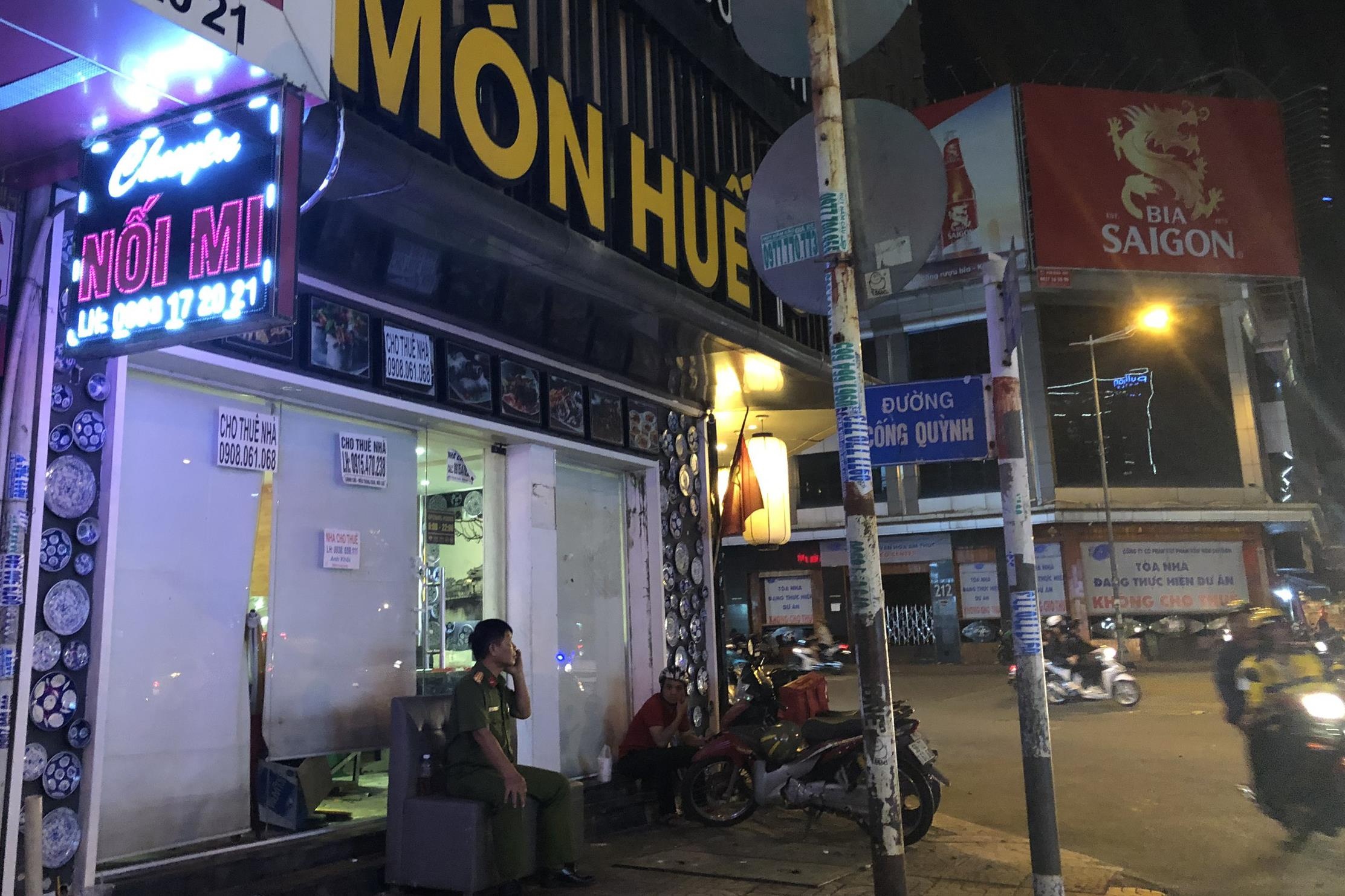 Nha hang Mon Hue o TP.HCM bi nguoi den chuyen tai san hinh anh