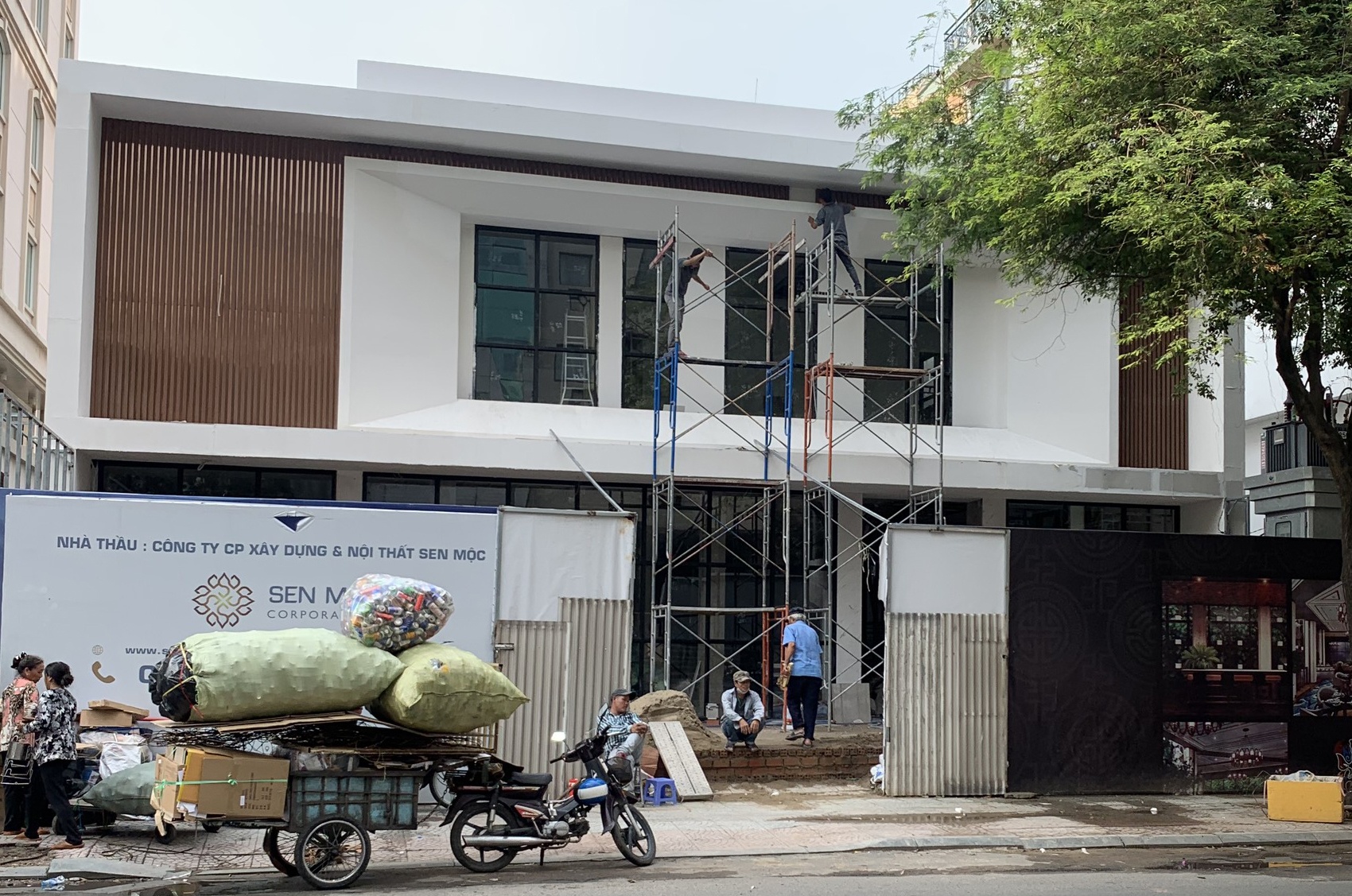 Ong chu chuoi Mon Hue mo nha hang moi o TP.HCM? hinh anh