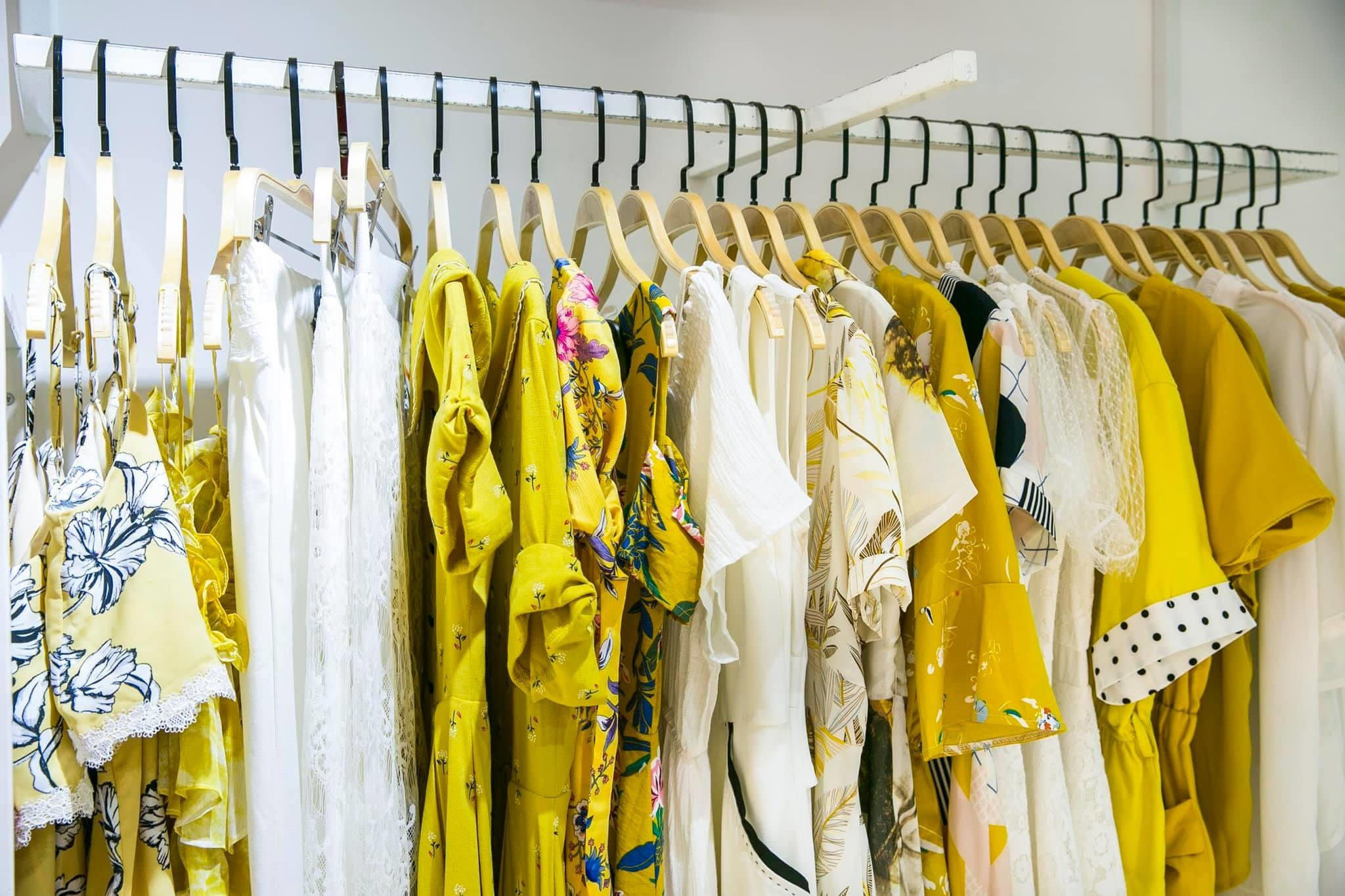 Tam giu nhieu san pham thoi trang hieu IFU nghi vi pham nhan mac hinh anh