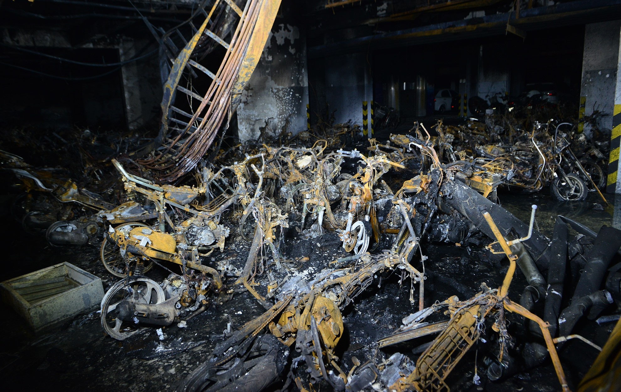 cho de xe o khu vuc ben ngoai chung cu anh 1