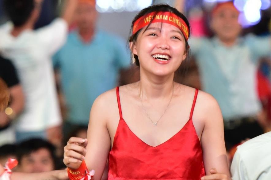 5 man hinh lon o pho di bo san sang cho tran Viet Nam - Thai Lan hinh anh