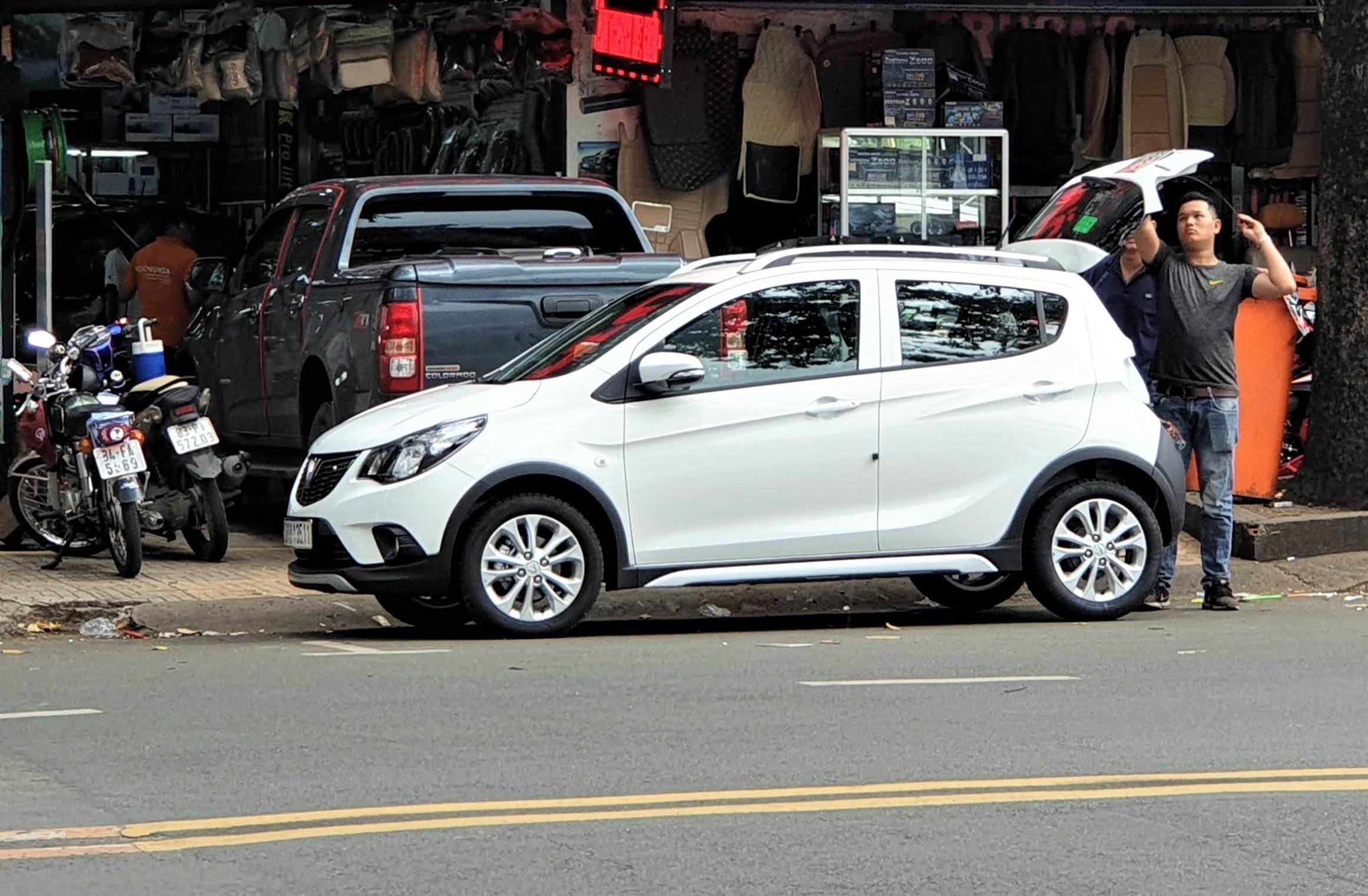 Phi dau oto o 3 quan trung tam TP.HCM co thang chi thu duoc 4 trieu hinh anh