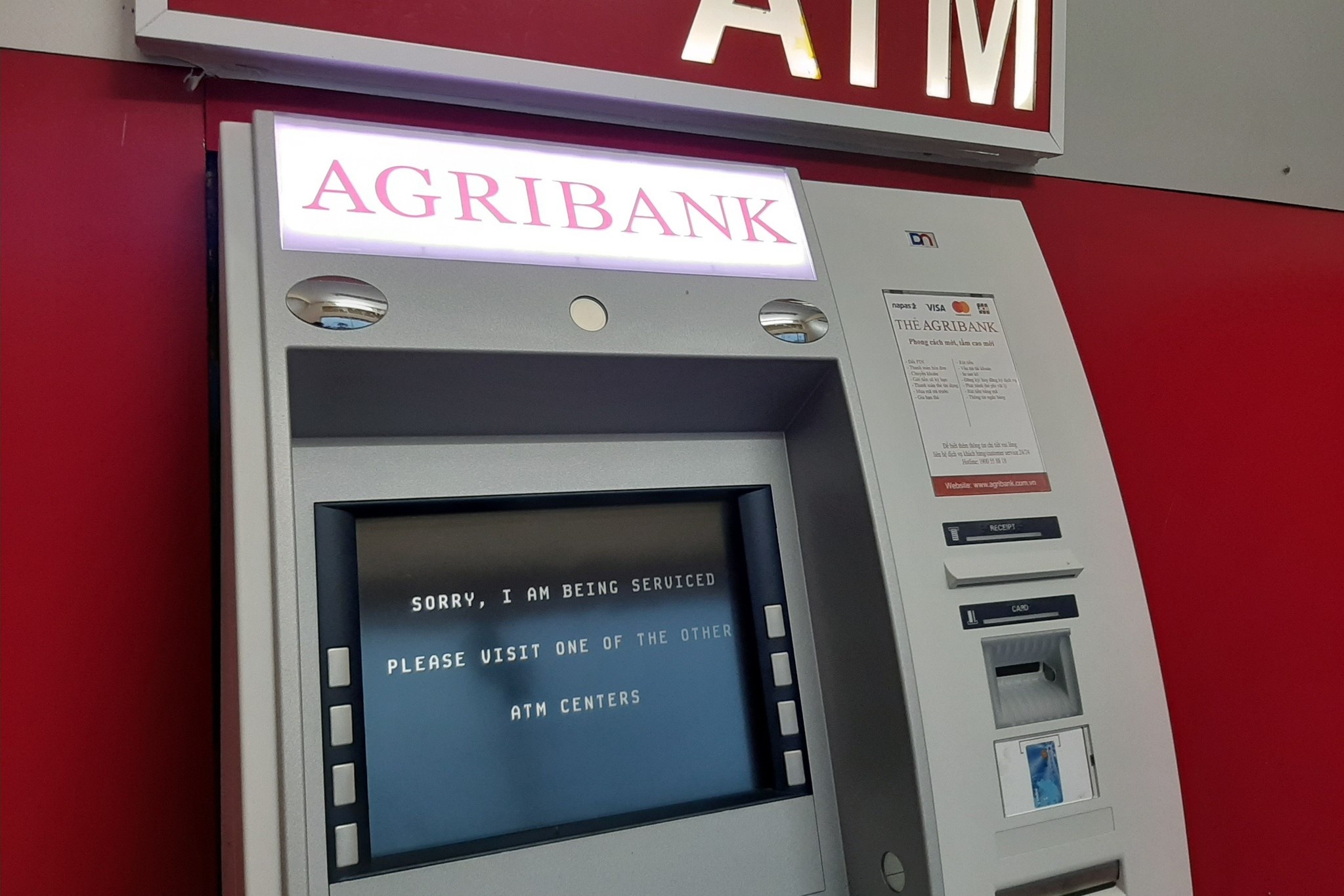 Khong de anh huong viec rut tien ATM tieu Tet cua nguoi dan hinh anh