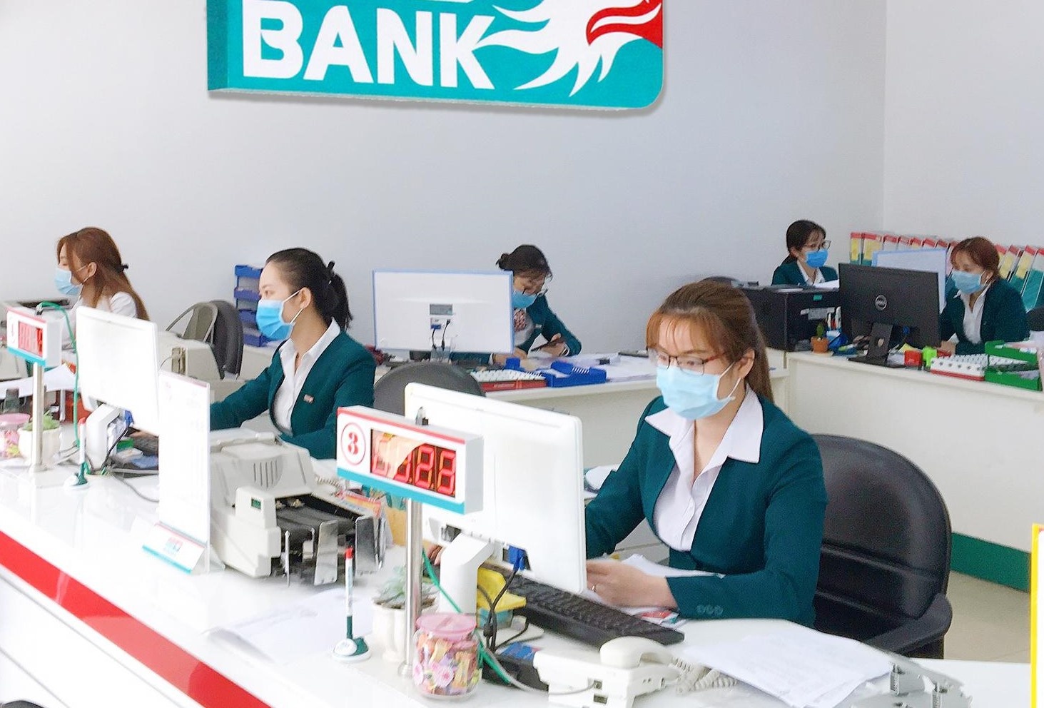 Kienlongbank ban ha gia 176 trieu co phieu Sacombank de thu hoi no hinh anh