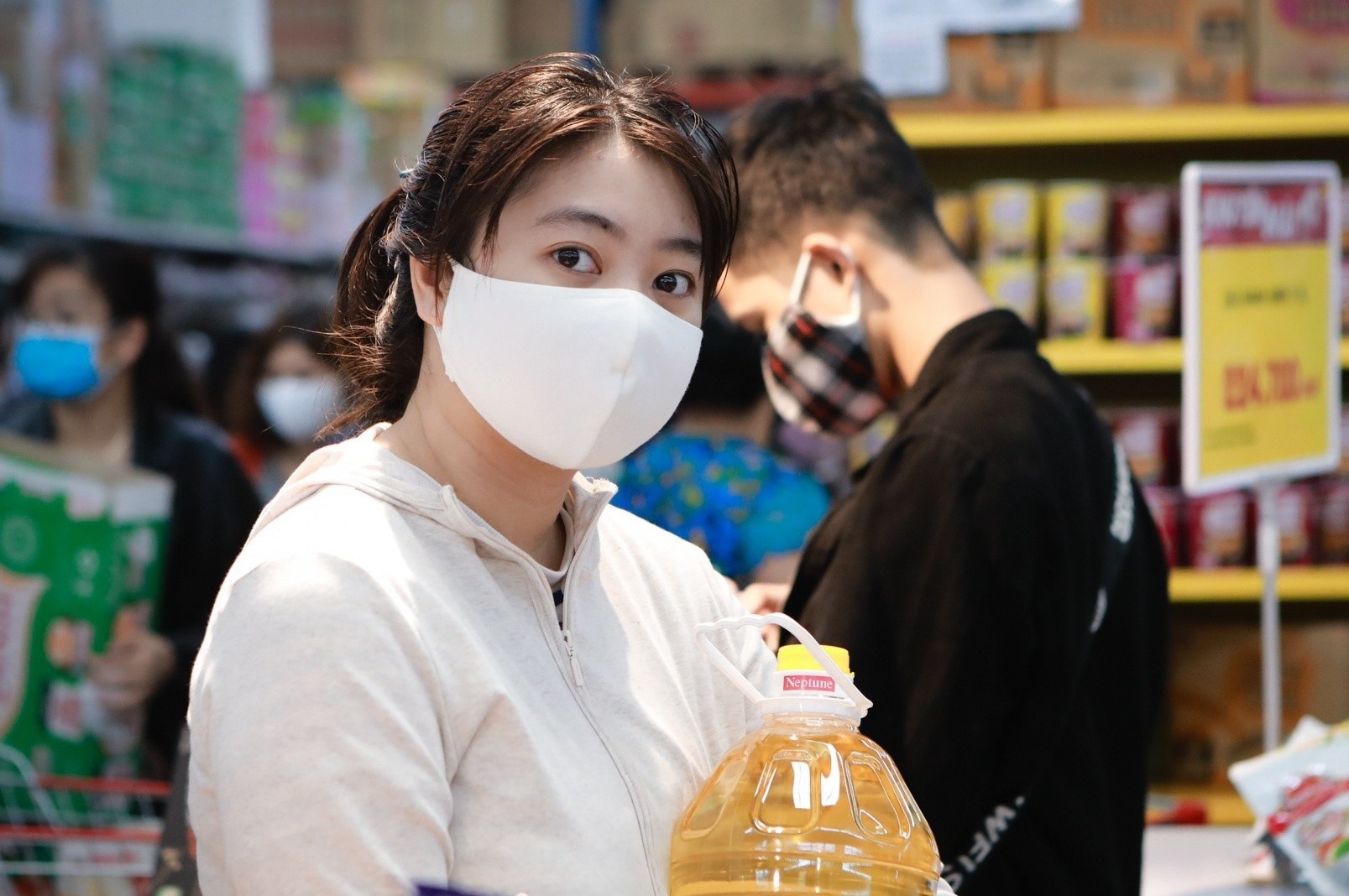 Tim dau ra cho khau trang vai khi thi truong trong nuoc bao hoa hinh anh