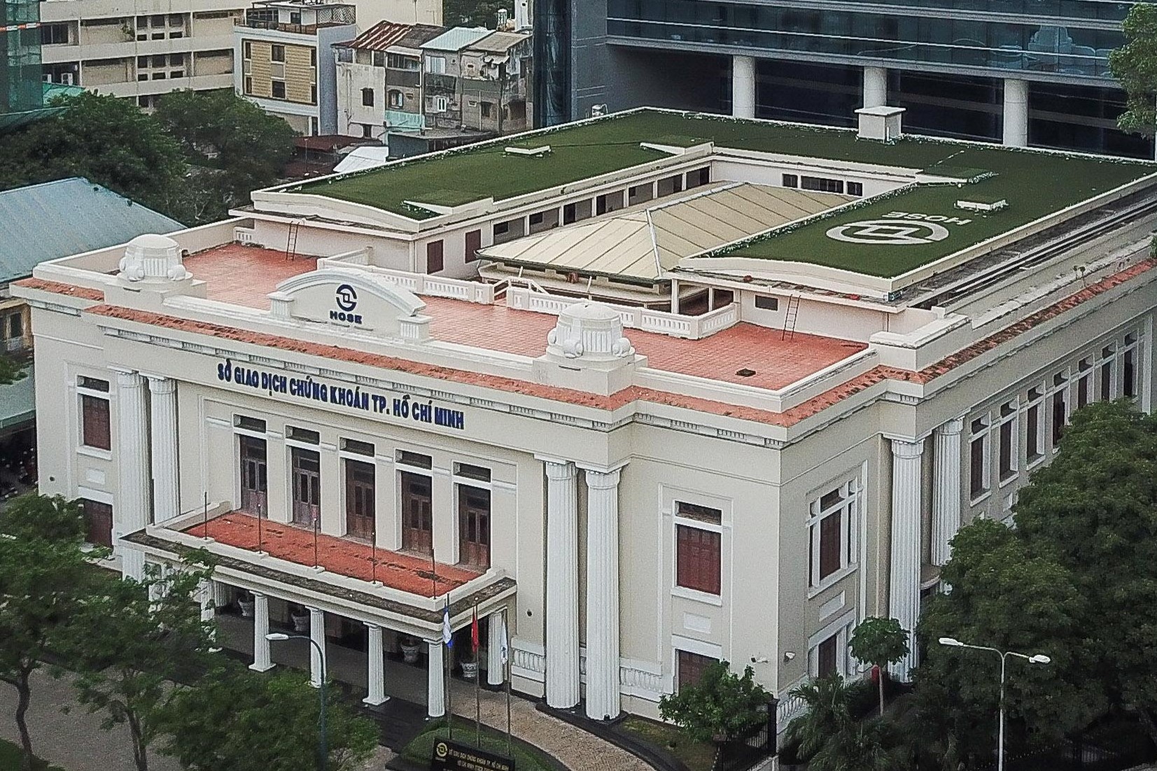 San chung khoan TP.HCM giao dich binh thuong tro lai sau su co hinh anh