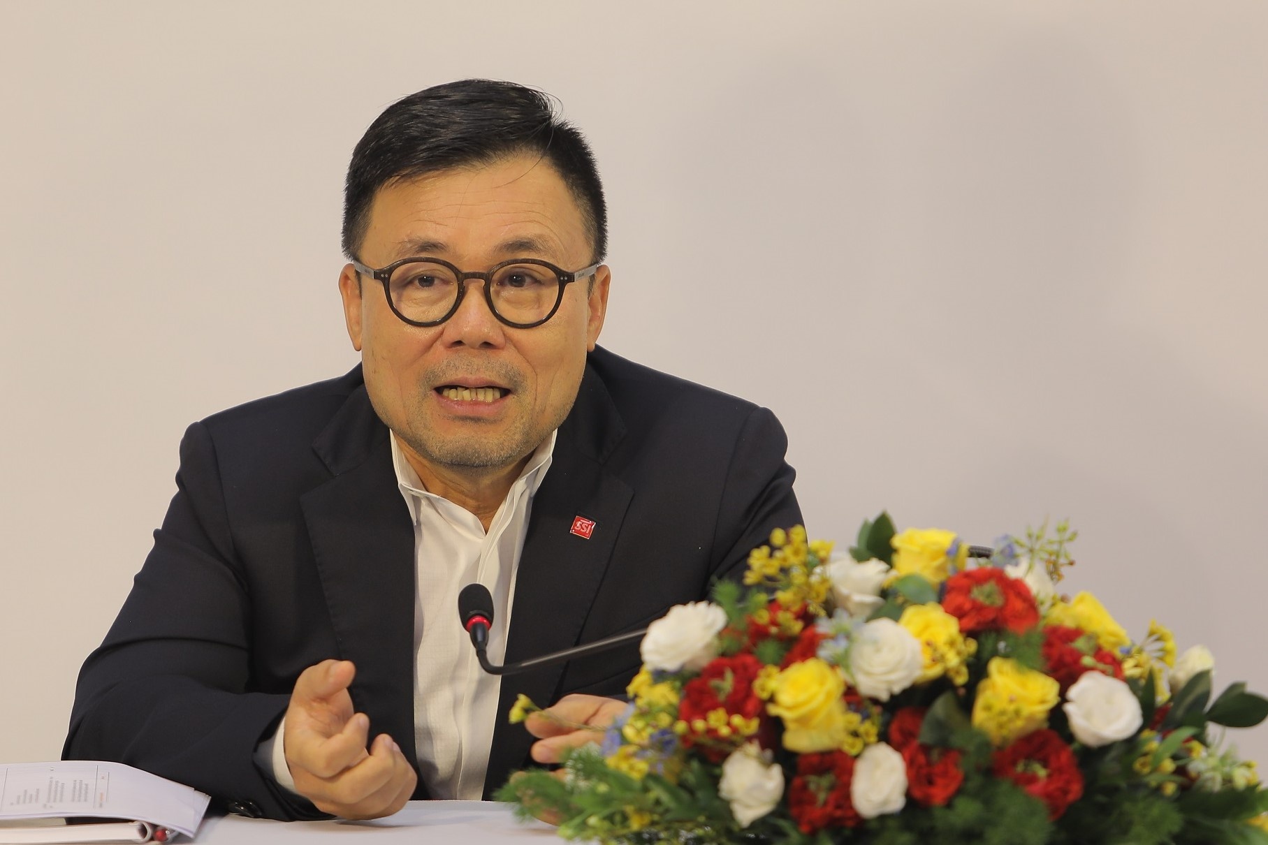 Nha dau tu 'the he F0' dan dat thi truong chung khoan Viet hinh anh