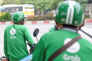Tai xe GrabBike cho benh nhan 450 nhan cuoc ngoai ung dung hinh anh