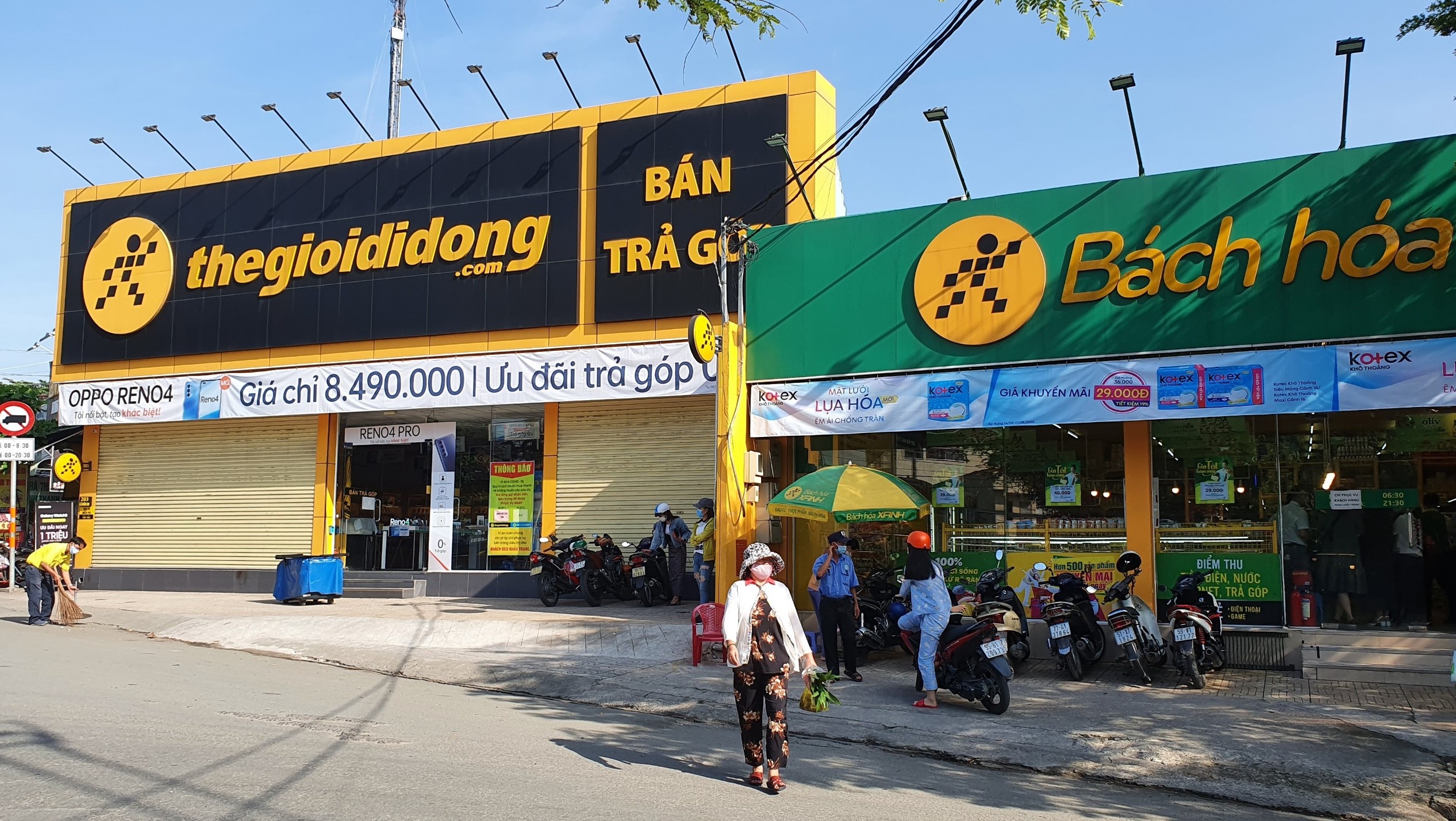 The Gioi Di Dong boi thu sau gian cach hinh anh