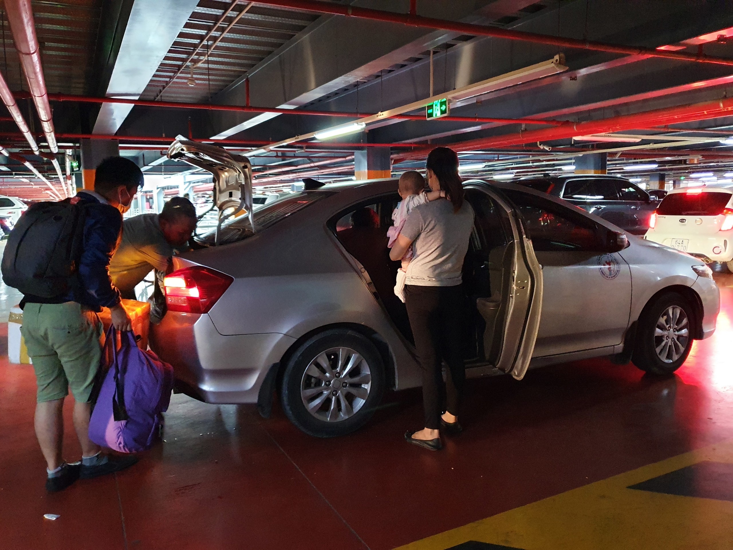 tan son nhat phan lan anh 1