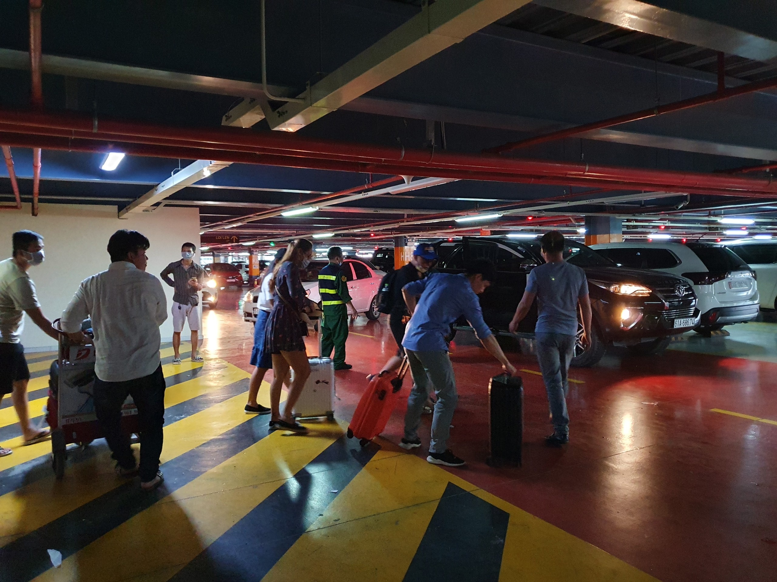 tan son nhat phan lan anh 2