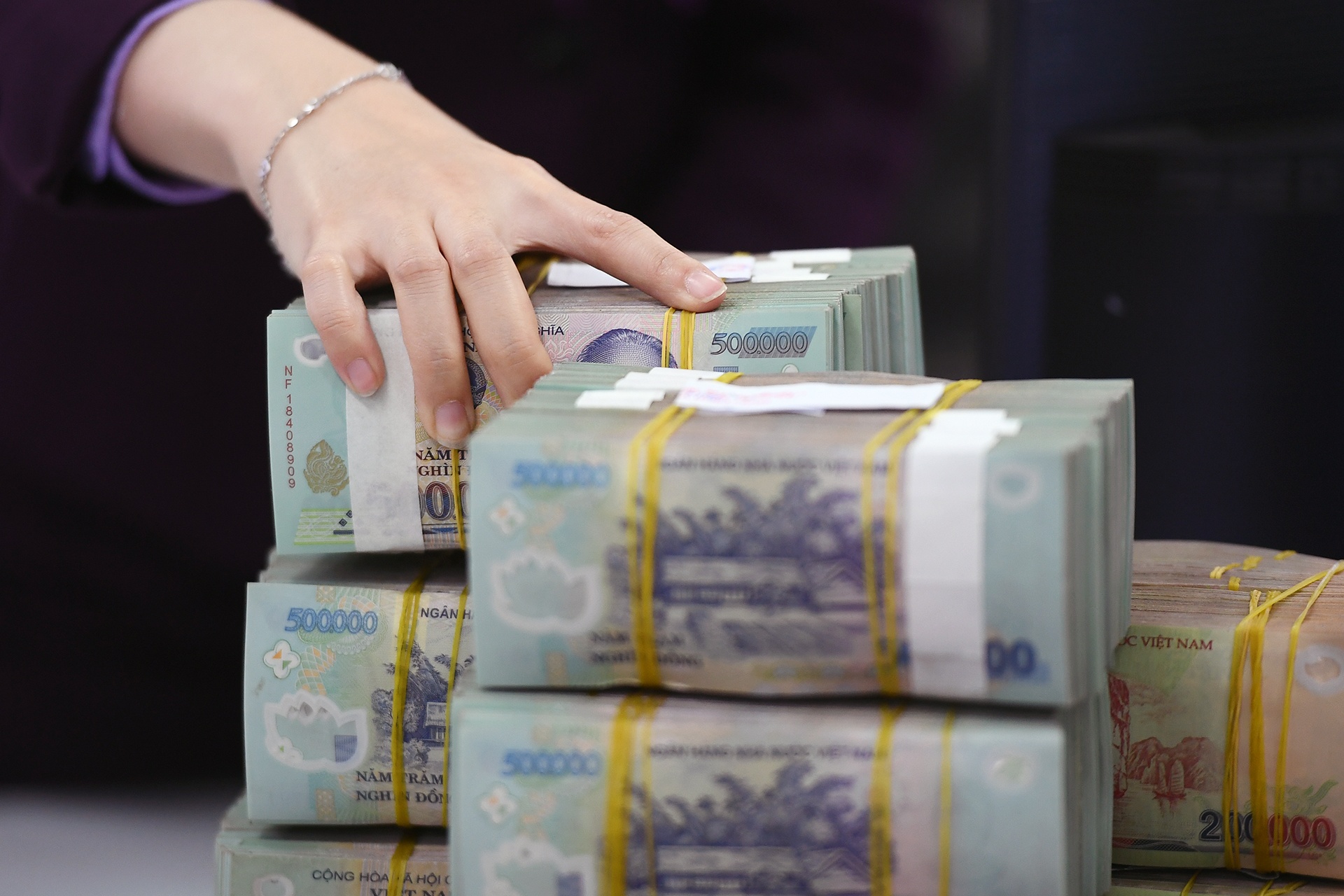 Day manh cho vay tieu dung de dep bo tin dung den hinh anh