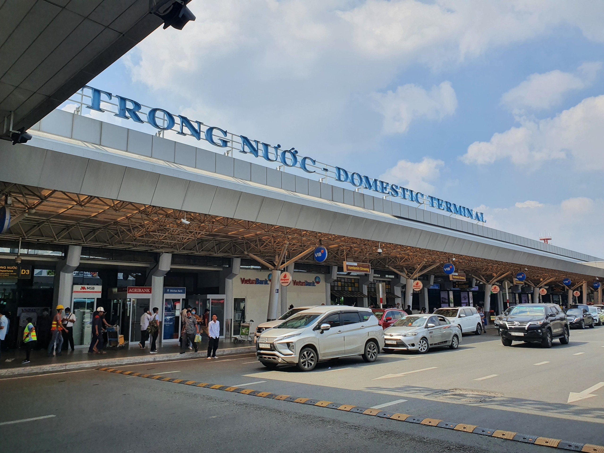 tan son nhat phan lan anh 1