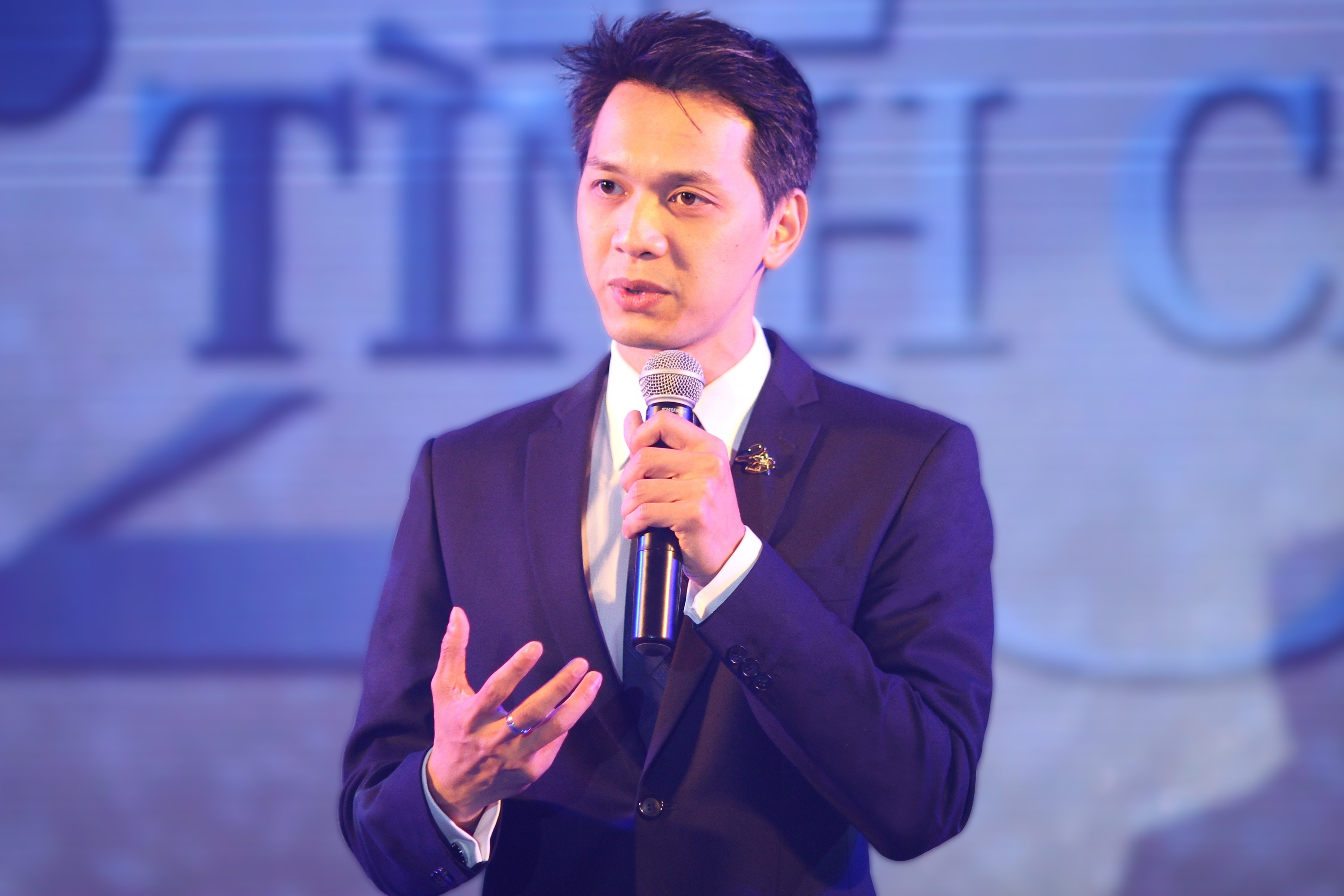 Tham vong loi nhuan lan dau vuot 10.000 ty cua ACB hinh anh