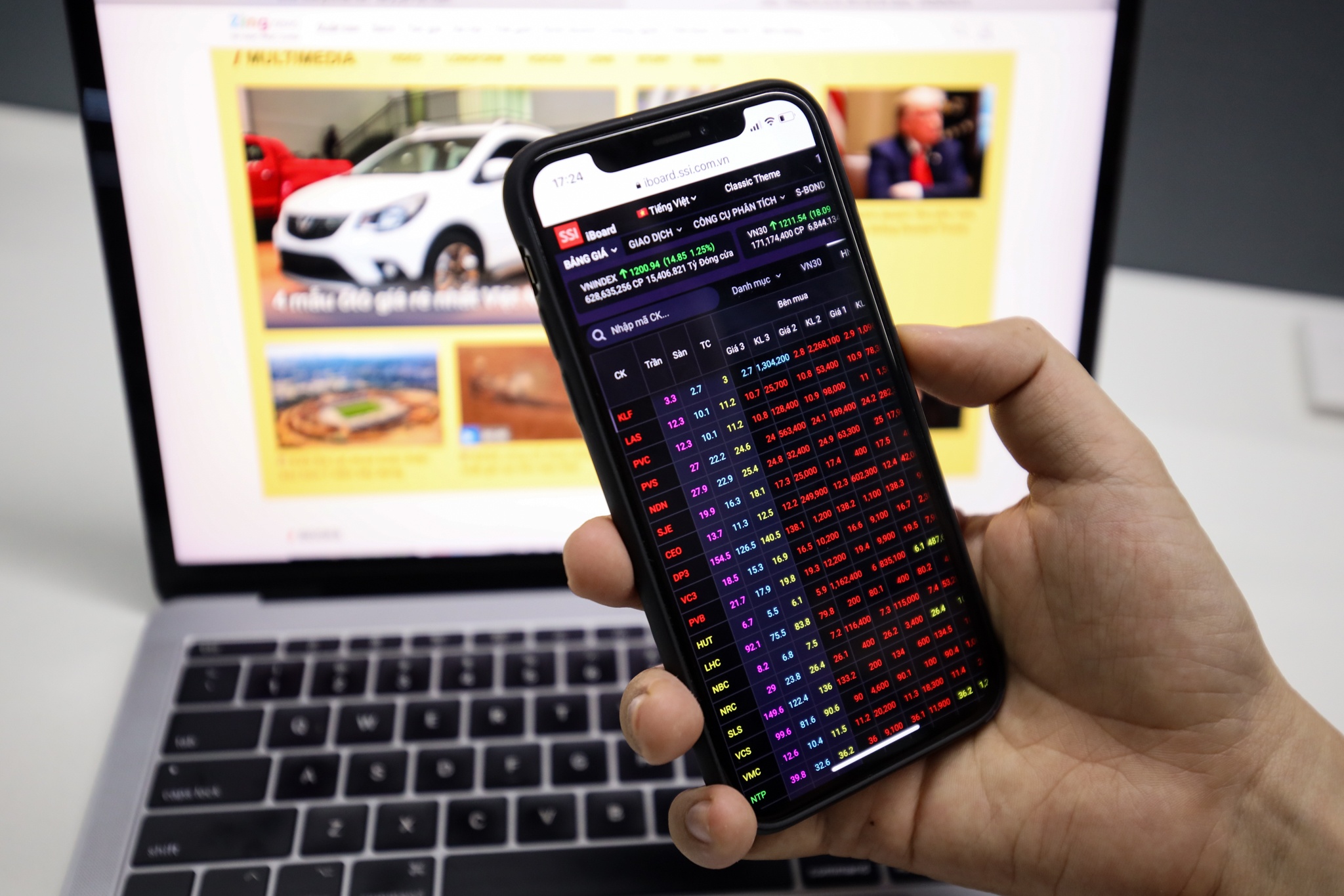 Chung khoan them mot phien giam diem hinh anh