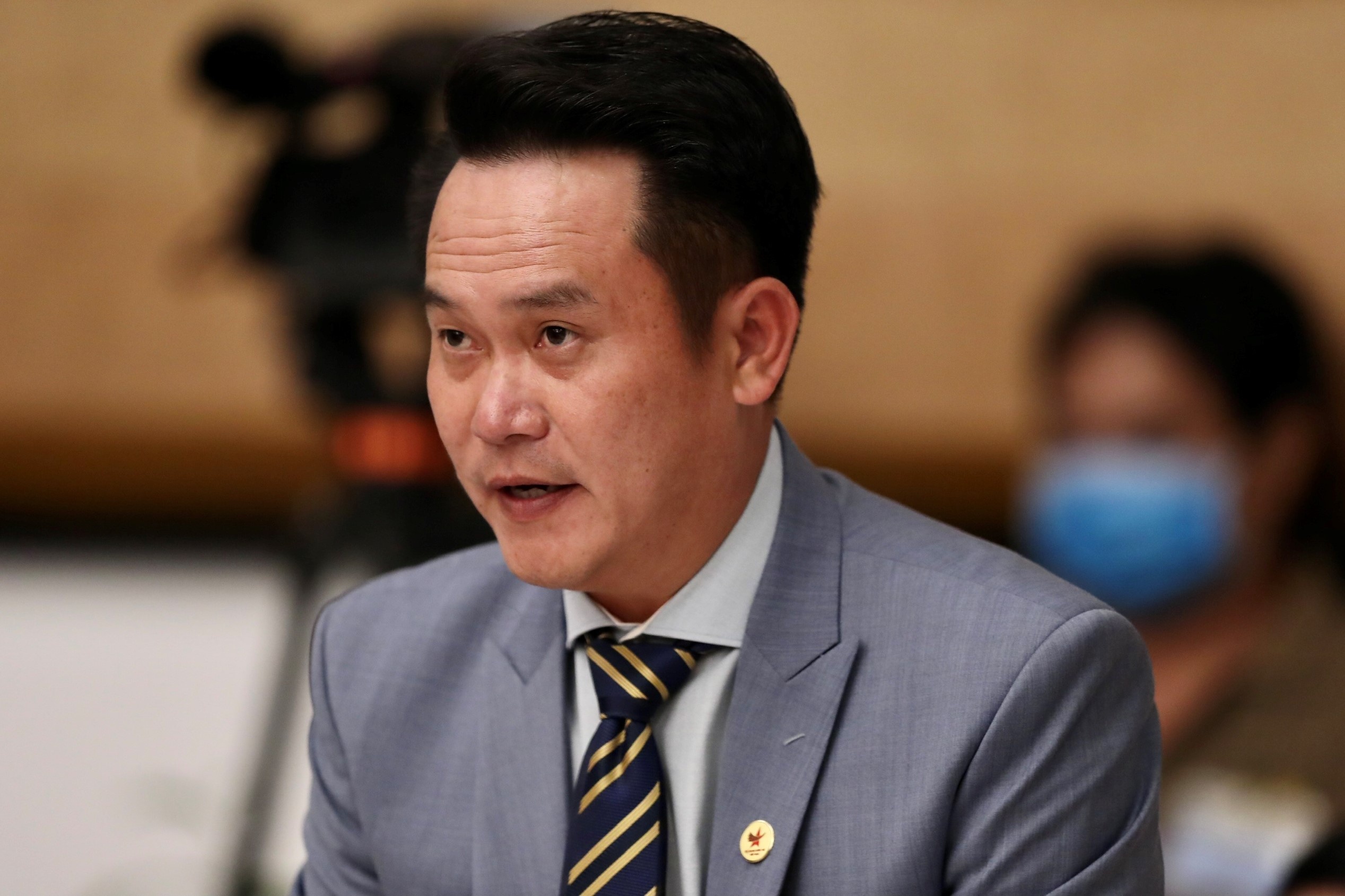 Ong Dang Hong Anh rut khoi ban lanh dao Hoa Binh hinh anh