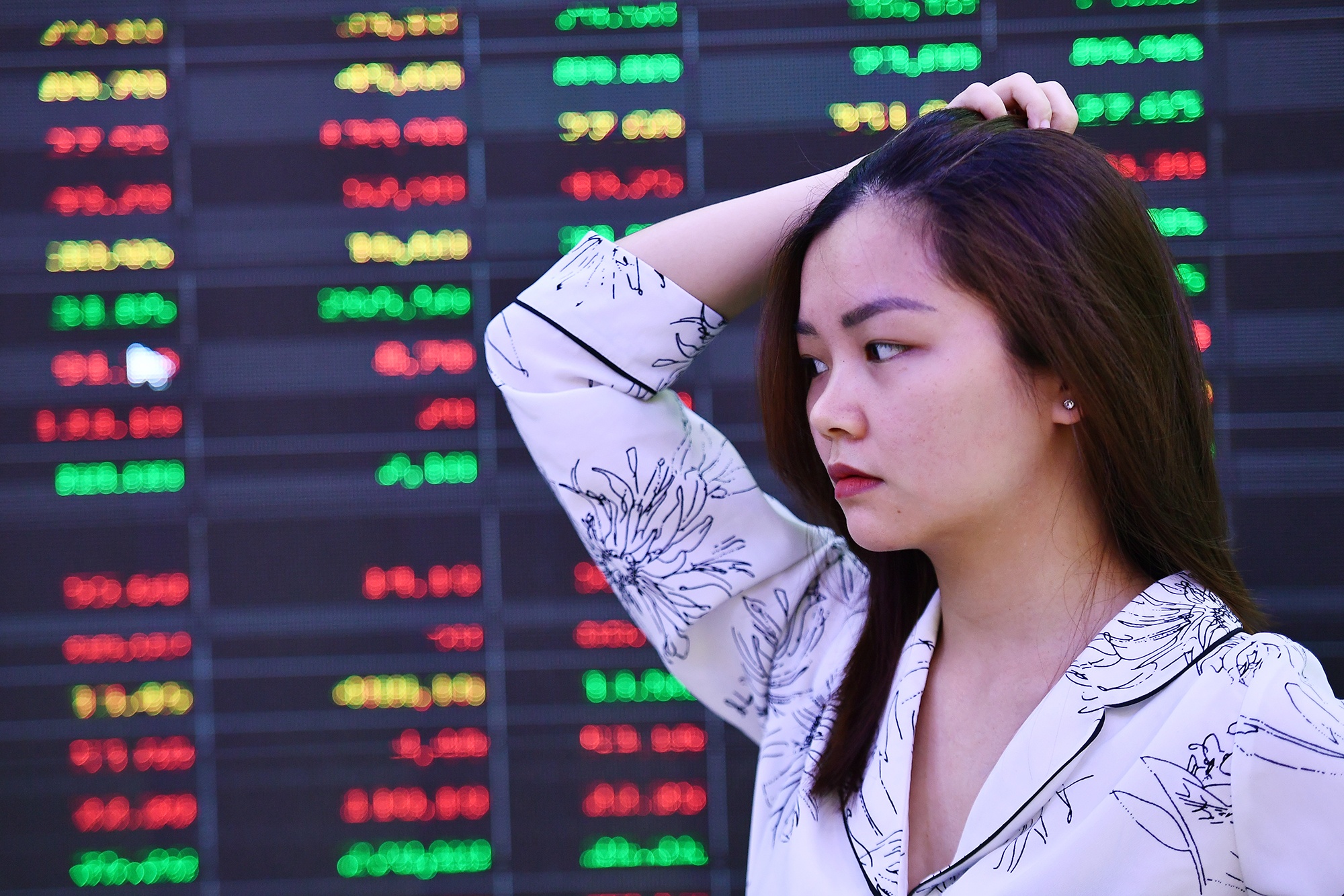 Chung khoan 'thoat hiem' sau khi roi gan 70 diem hinh anh