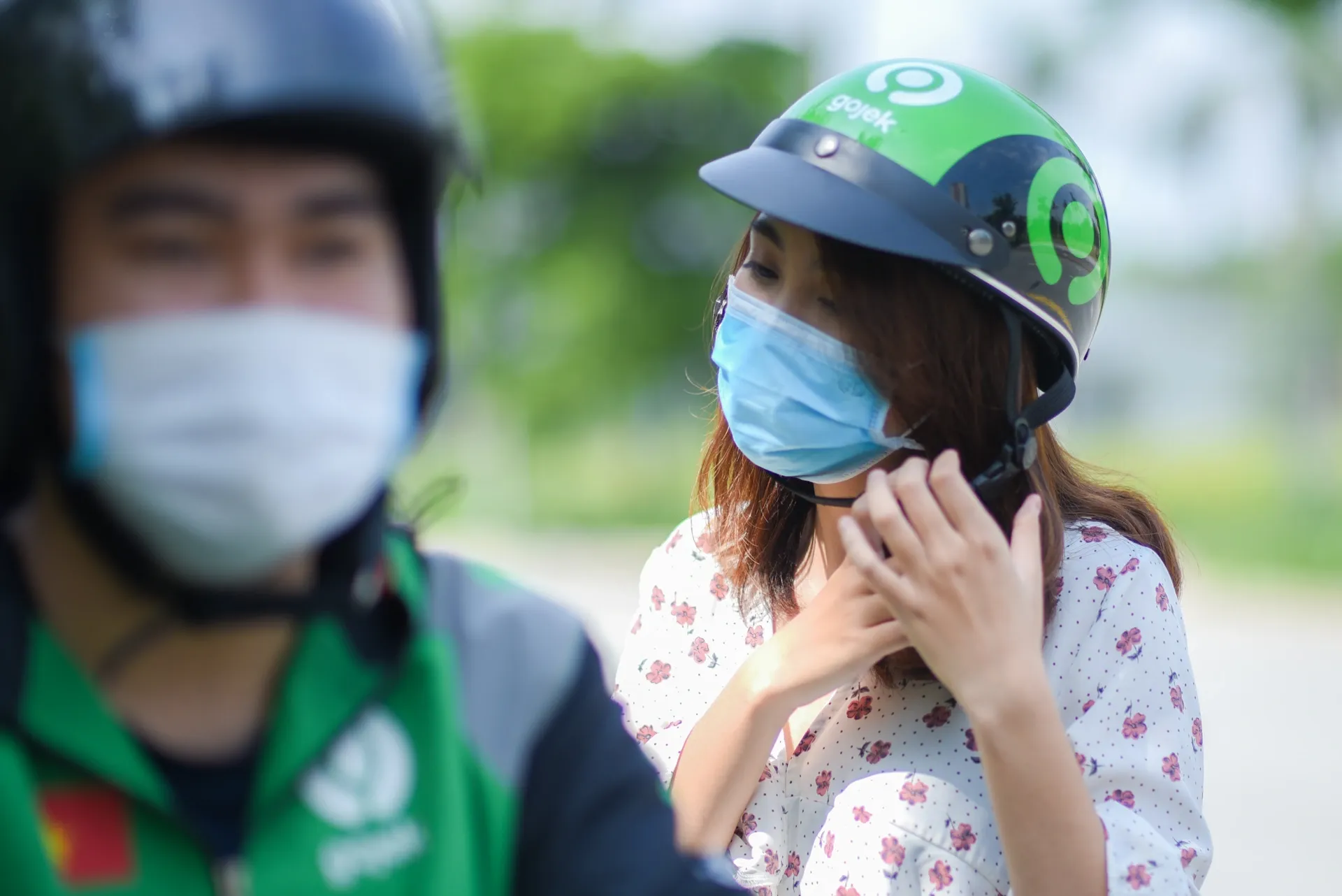 Gojek sap doi dau truc dien Grab tai Viet Nam hinh anh