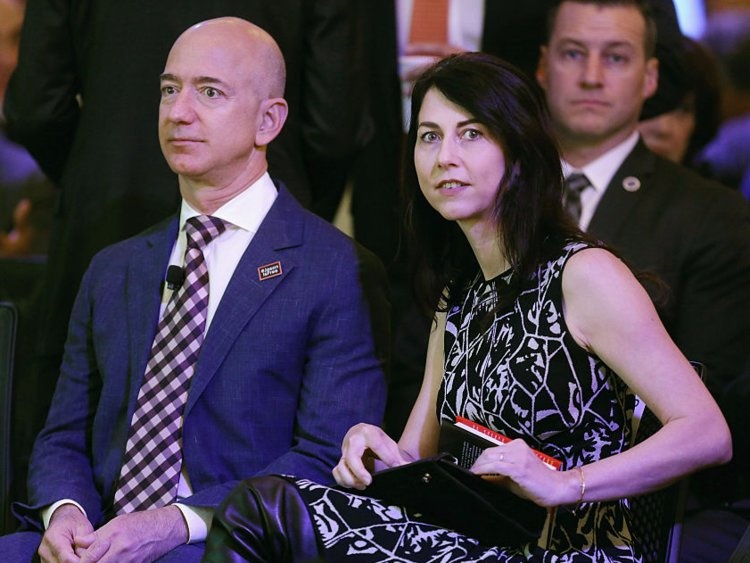 Amazon se ra sao sau vu ly hon cua Jeff Bezos? hinh anh