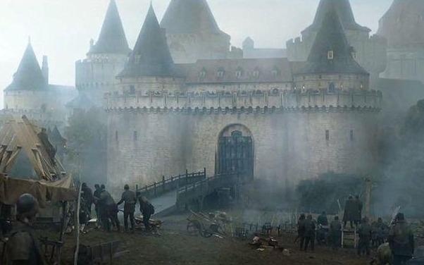 Rao ban mot phan lau dai Game of Thrones voi gia 650.000 USD hinh anh