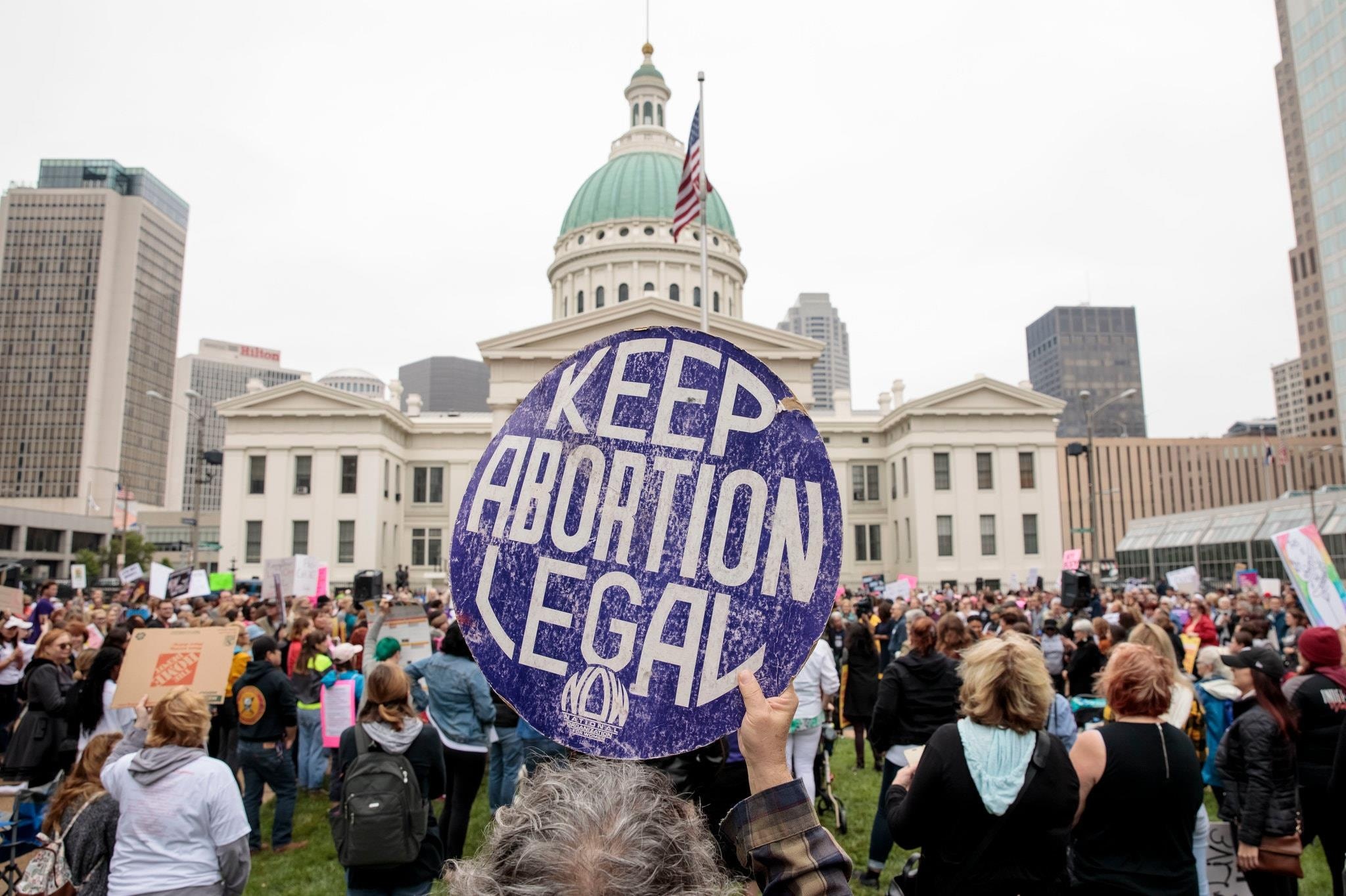 Luat cam pha thai anh 2