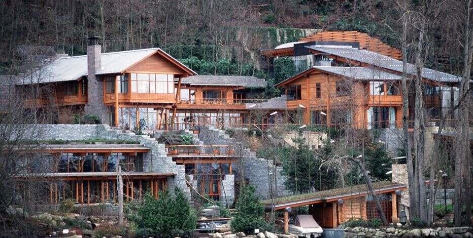 Jeff Bezos,  Bill Gates anh 1