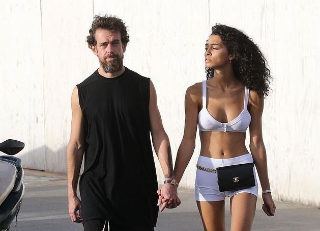 Ban gai ty phu anh 1