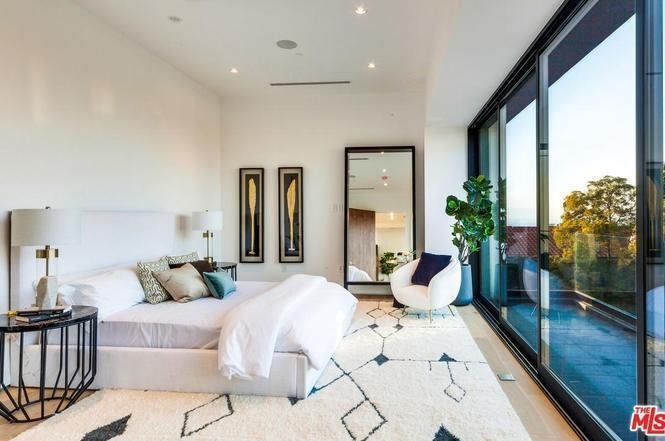 Ban gai ty phu anh 8