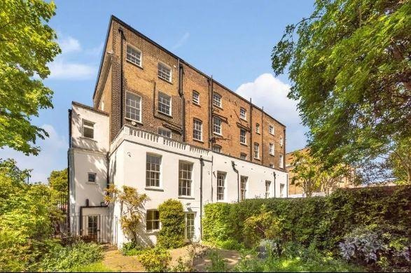 Nha mat pho cua tan Thu tuong Anh Boris Johnson co gi? hinh anh