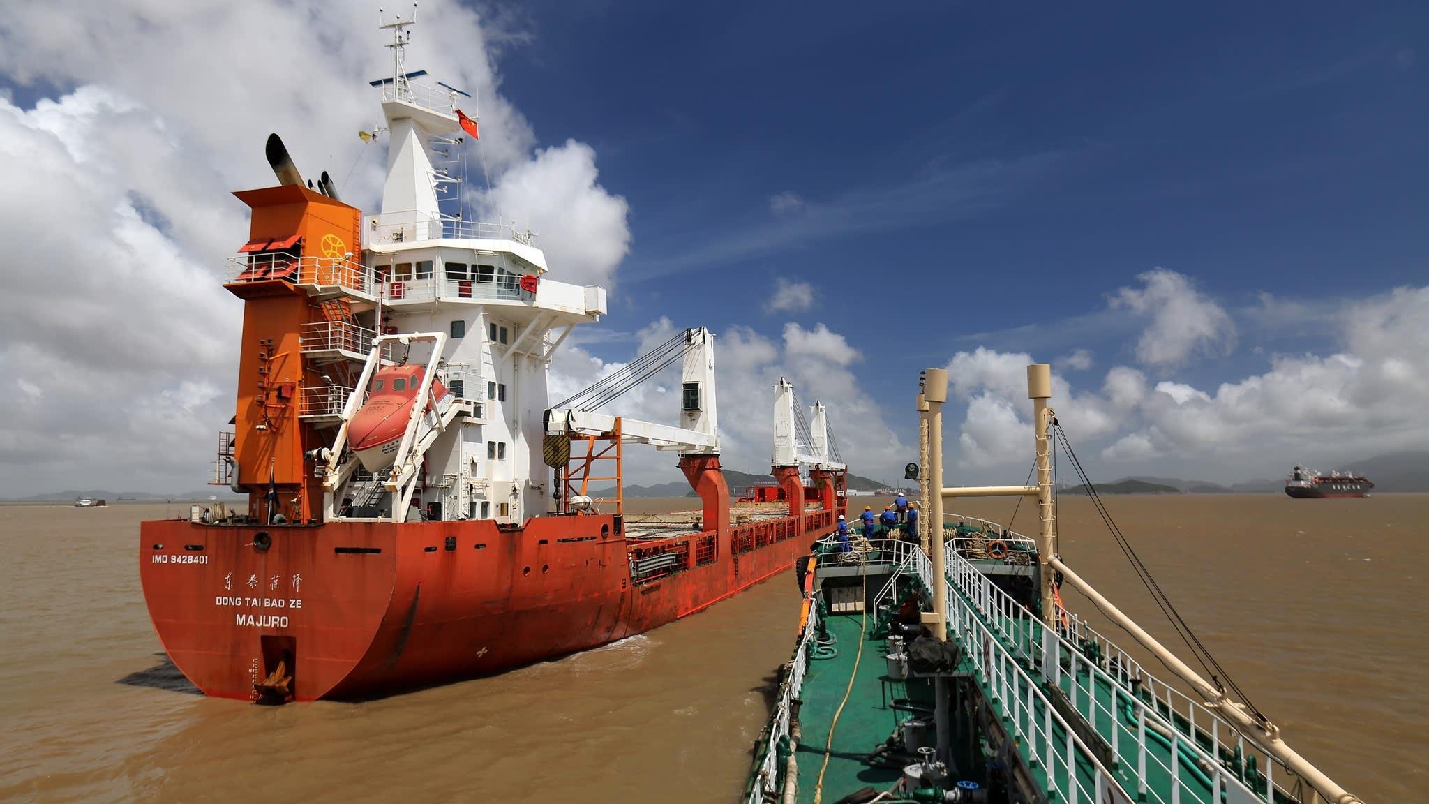 Bat chap lenh trung phat cua My, dau tho Iran o at do vao Trung Quoc hinh anh