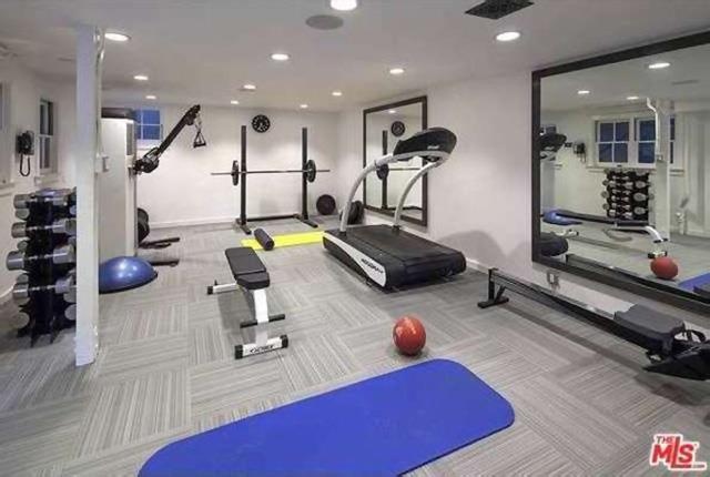 nha cua ty phu anh 11