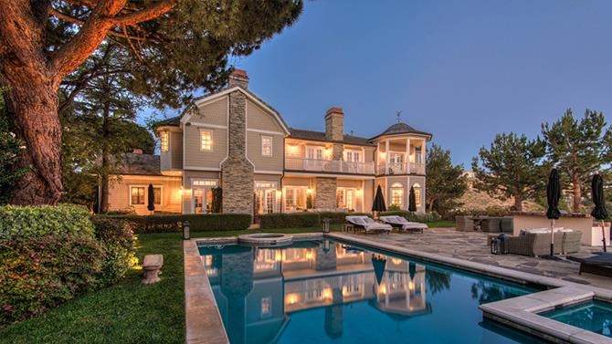 Ben trong biet thu 10 trieu USD cua Jessica Alba hinh anh