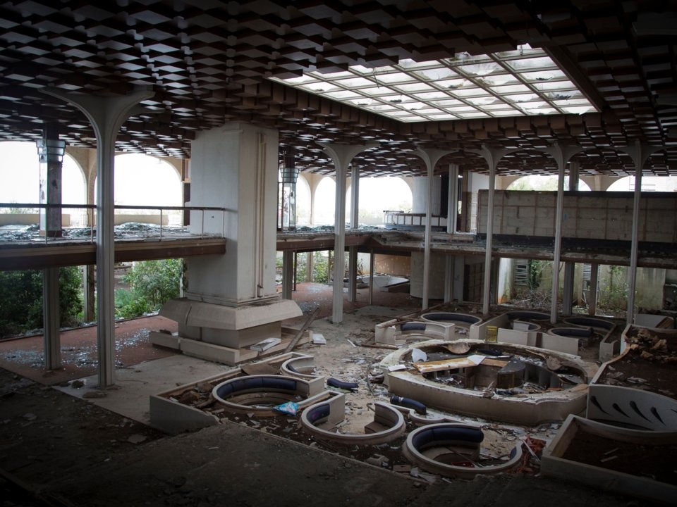 Nhung cong trinh bi bo hoang anh 16