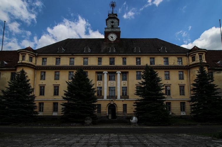 Co gi ben trong 'Tu Cam Thanh' bi bo hoang, do nat cua Lien Xo cu hinh anh