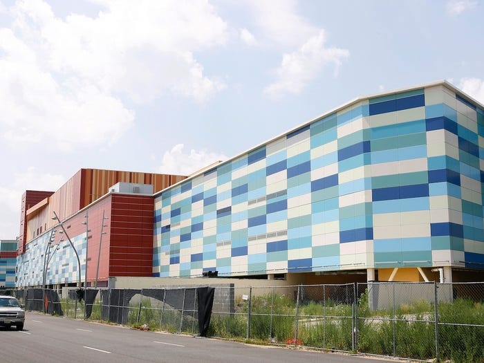 Trung tam thuong mai anh 3