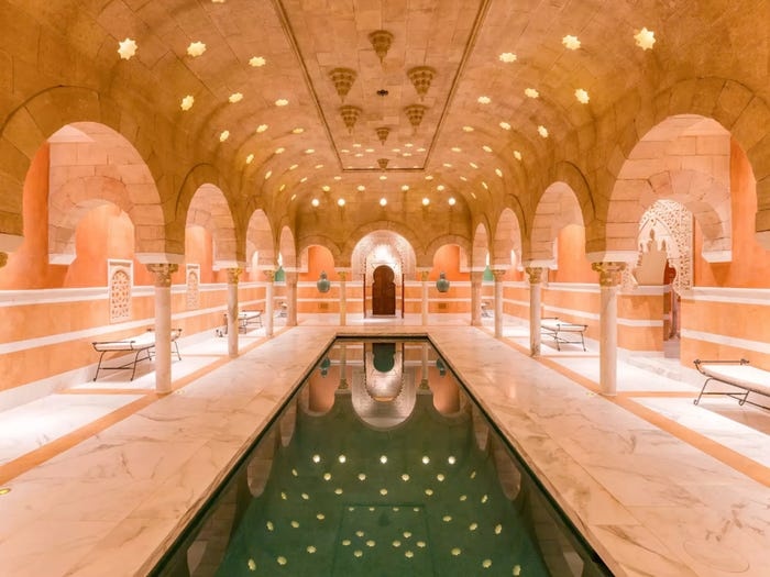 Biet thu xa hoa duoi long dat danh cho gioi sieu giau hinh anh