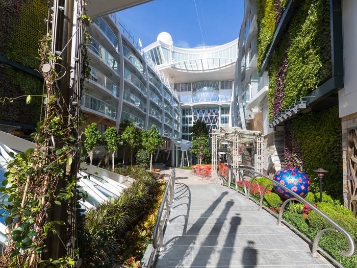 Tàu du lịch lớn nhất thế giới ảnh 7 Tau du lich lon nhat the gioi anh 7