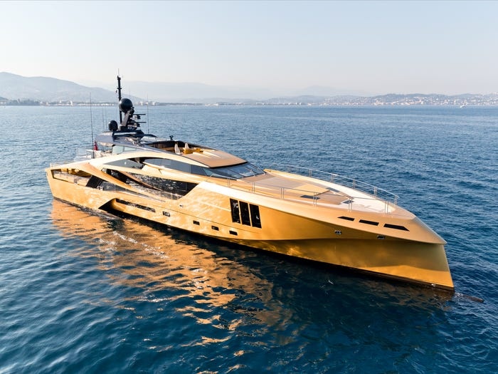 Ben trong du thuyen sang trong 31 trieu USD duoc ma vang hinh anh