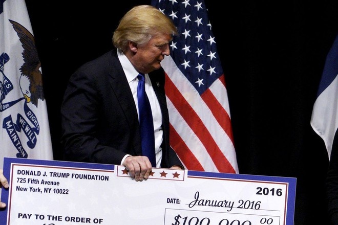 Bloomberg vs Trump anh 11