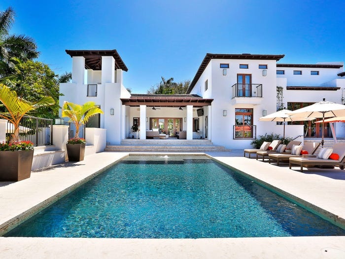 Biet thu 18 trieu USD co ben do du thuyen cua dai gia cong nghe hinh anh