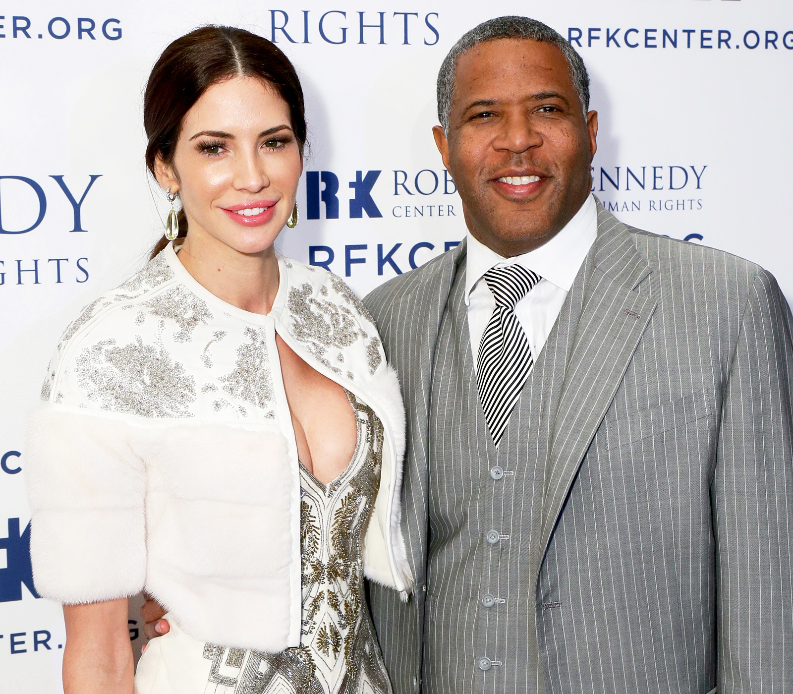 Ty phu da mau giau nhat My co vo la nguoi mau Playboy hinh anh