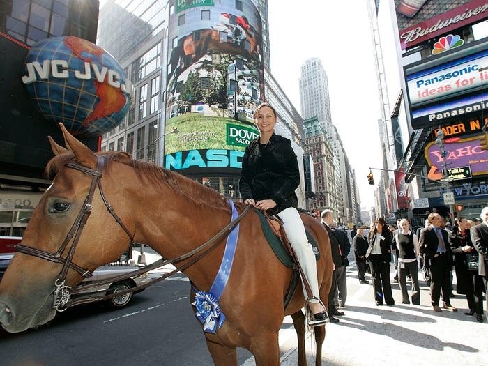 Doi song hao nhoang cua con gai ty phu Michael Bloomberg hinh anh