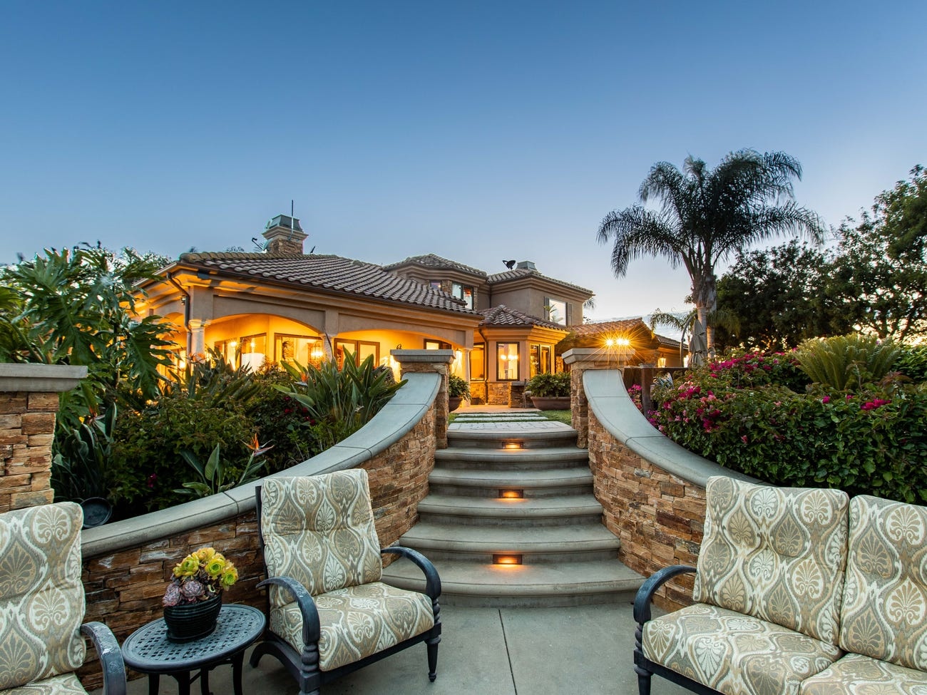 Biet thu sang trong 3,5 trieu USD cua tan CEO Disney hinh anh