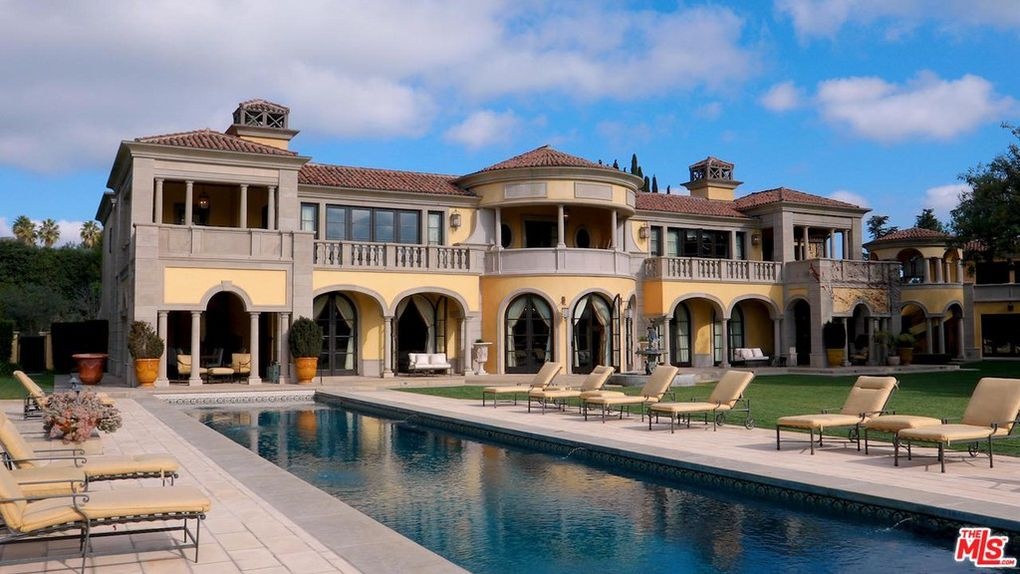 Ben trong biet thu sang trong 31 trieu USD cua ty phu My hinh anh